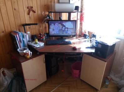 Продаю Компьютерный стол